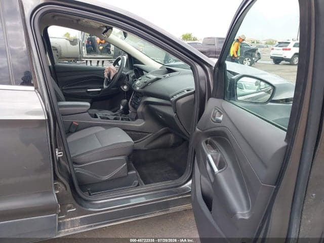 2017 FORD ESCAPE SE 5