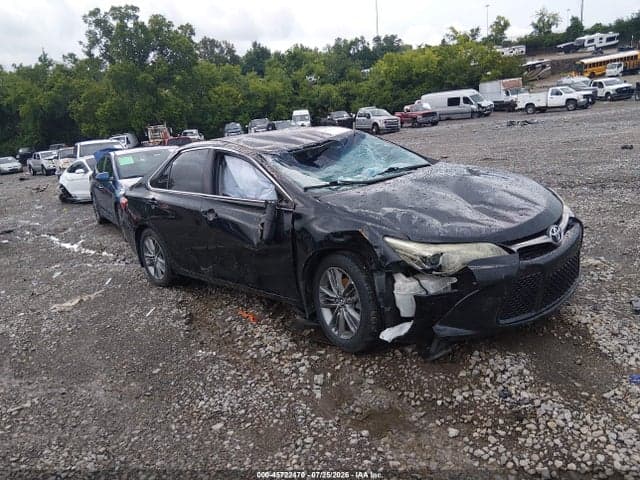 2017 TOYOTA CAMRY SE 1