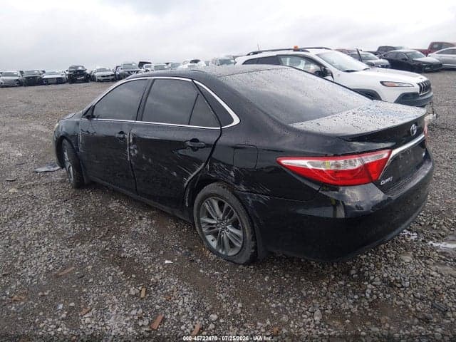 2017 TOYOTA CAMRY SE 3