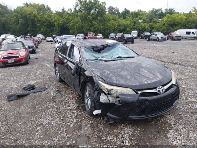 2017 TOYOTA CAMRY SE 6