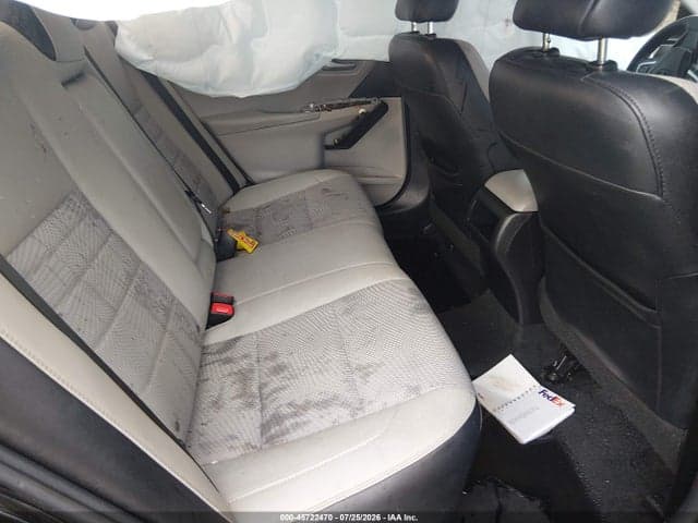 2017 TOYOTA CAMRY SE 8