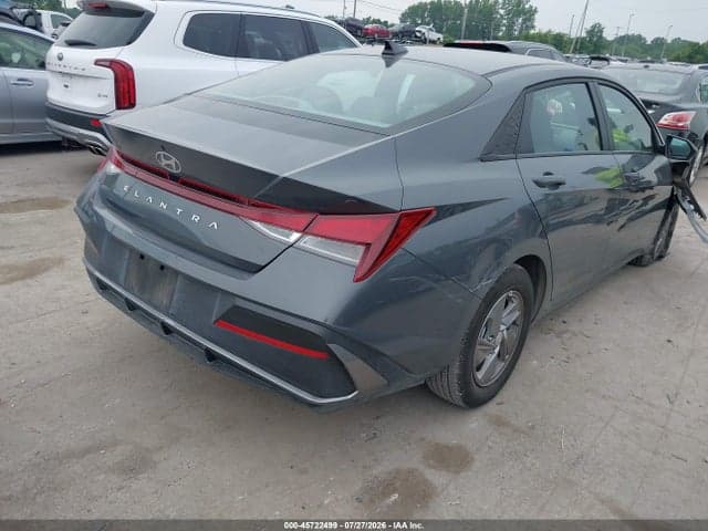 2025 HYUNDAI ELANTRA SE 4