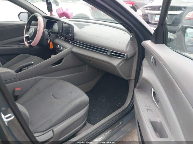 2025 HYUNDAI ELANTRA SE 5