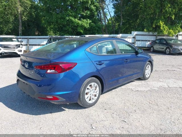 2020 HYUNDAI ELANTRA SE 4