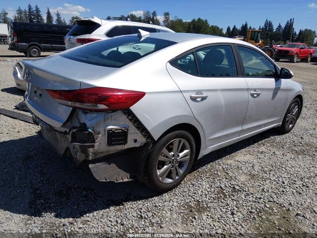 2018 HYUNDAI ELANTRA SEL 4