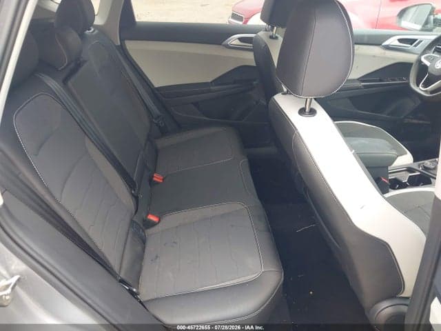 2025 VOLKSWAGEN TAOS 1.5T SE 8