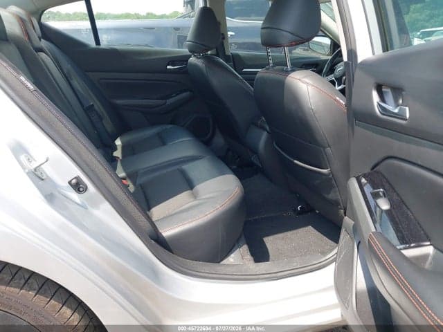 2023 NISSAN ALTIMA SR FWD 8