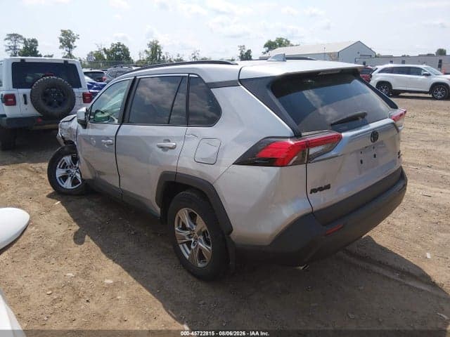 2024 TOYOTA RAV4 XLE 3