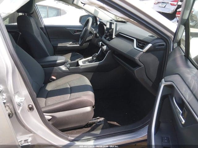 2024 TOYOTA RAV4 XLE 5