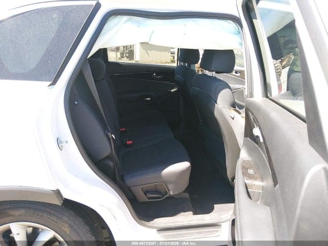 2018 KIA SORENTO 2.4L LX 8