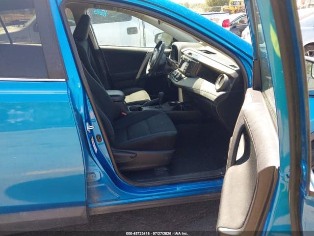 2017 TOYOTA RAV4 LE 5