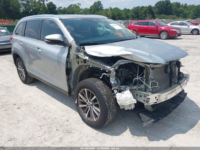 2019 TOYOTA HIGHLANDER XLE 1