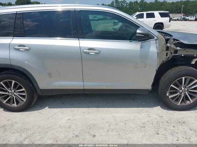 2019 TOYOTA HIGHLANDER XLE 13