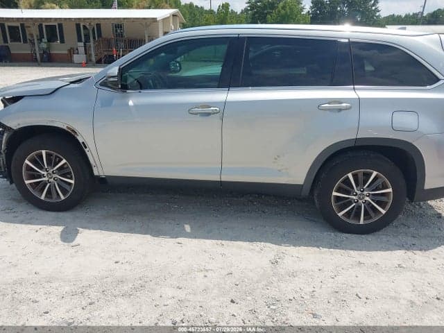 2019 TOYOTA HIGHLANDER XLE 14