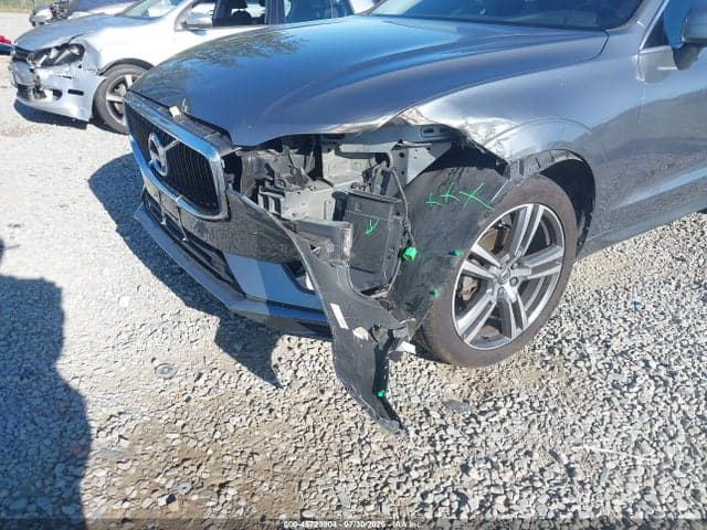 2019 VOLVO XC60 T5 MOMENTUM 6