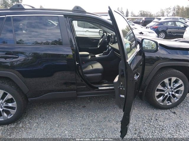 2025 TOYOTA RAV4 XLE PREMIUM 5
