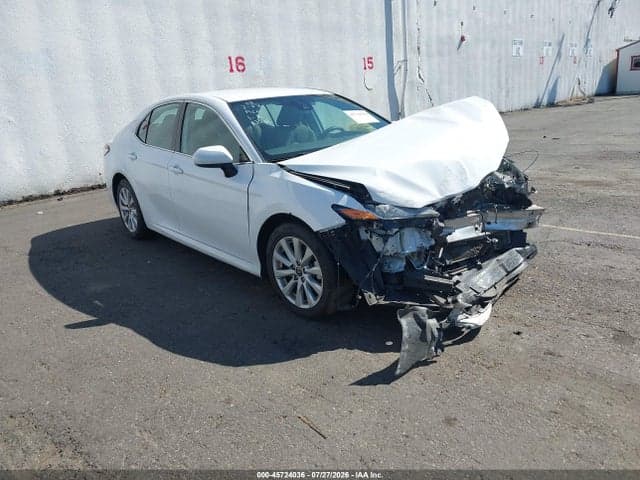 2019 TOYOTA CAMRY LE 1
