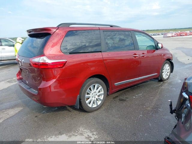 2017 TOYOTA SIENNA XLE 7 PASSENGER 4