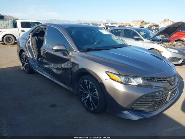 2019 TOYOTA CAMRY LE 1