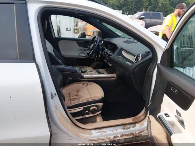 2022 MERCEDES-BENZ GLA 250 4MATIC 5