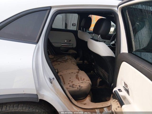 2022 MERCEDES-BENZ GLA 250 4MATIC 8