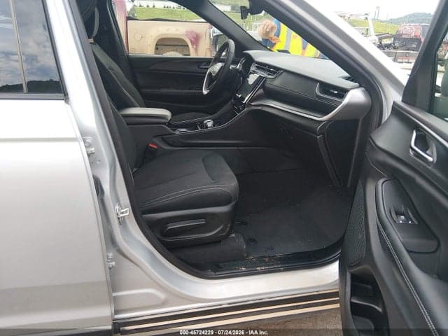 2025 JEEP GRAND CHEROKEE L LAREDO X 4X4 5