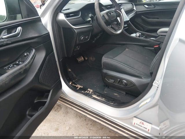 2025 JEEP GRAND CHEROKEE L LAREDO X 4X4 6