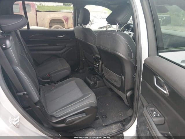 2025 JEEP GRAND CHEROKEE L LAREDO X 4X4 8