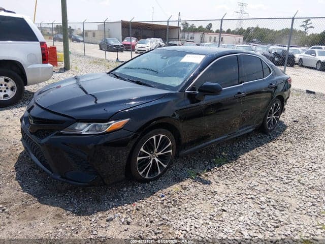 2018 TOYOTA CAMRY SE 2