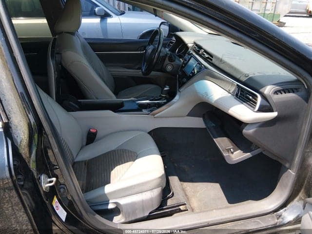 2018 TOYOTA CAMRY SE 5