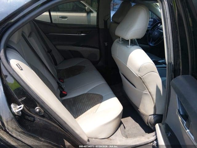 2018 TOYOTA CAMRY SE 8