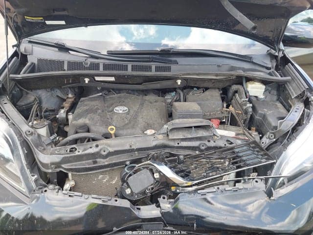 2019 TOYOTA SIENNA SE 10