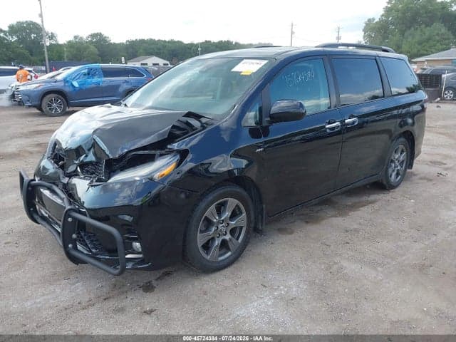 2019 TOYOTA SIENNA SE 2
