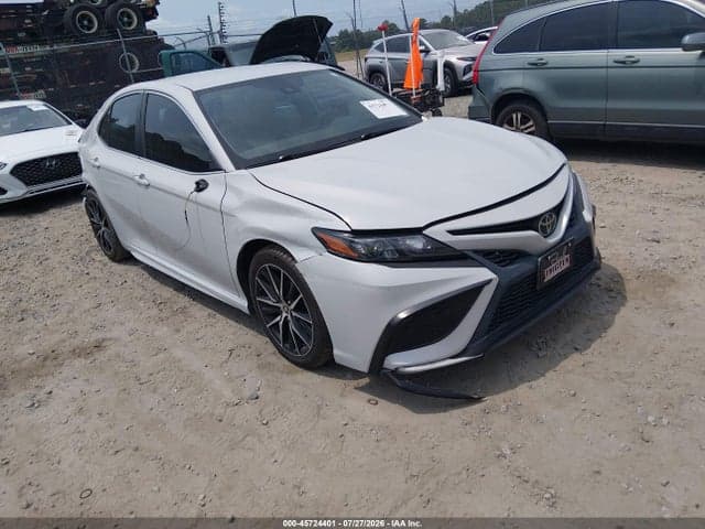 2022 TOYOTA CAMRY SE 1