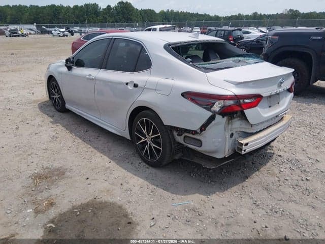 2022 TOYOTA CAMRY SE 3