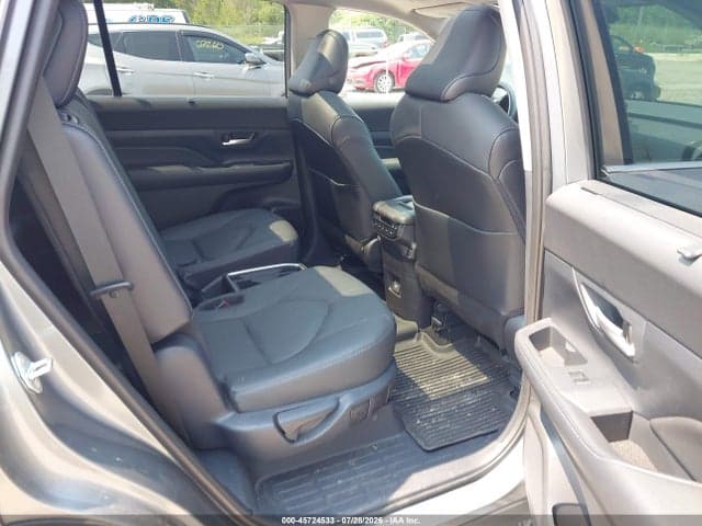 2025 TOYOTA GRAND HIGHLANDER PLATINUM 8