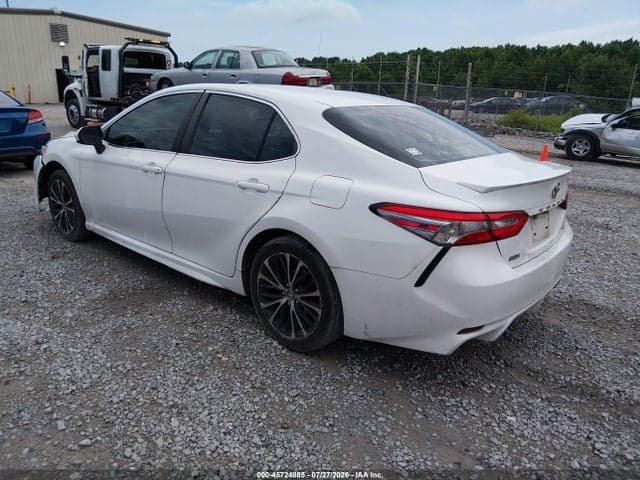 2018 TOYOTA CAMRY SE 3