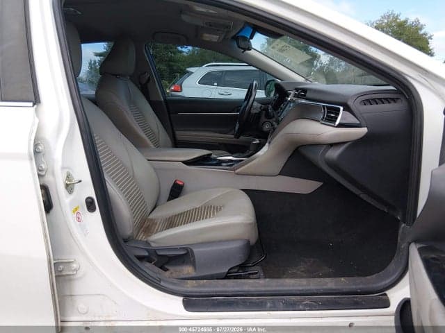 2018 TOYOTA CAMRY SE 5