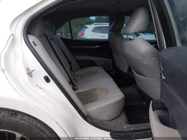 2018 TOYOTA CAMRY SE 8