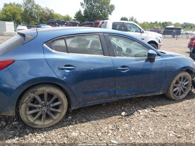 2018 MAZDA MAZDA3 TOURING 13