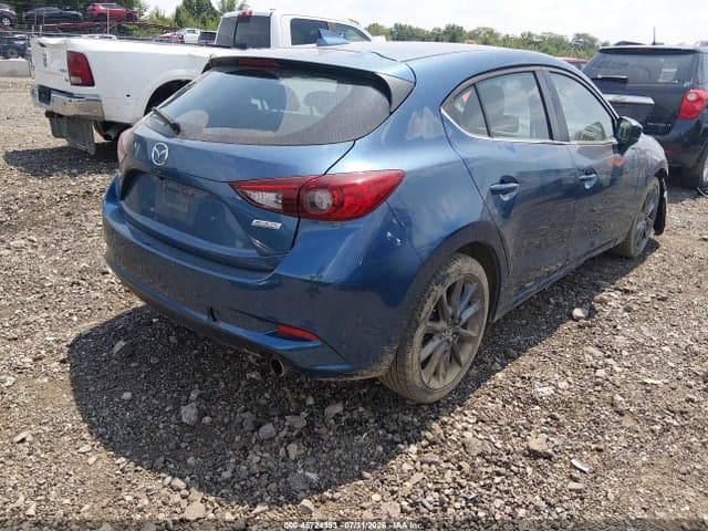 2018 MAZDA MAZDA3 TOURING 4
