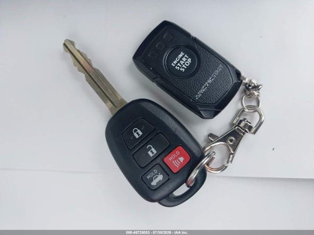 2017 TOYOTA CAMRY LE/XLE/SE/XSE 11