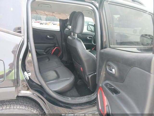 2017 JEEP RENEGADE TRAILHAWK 8