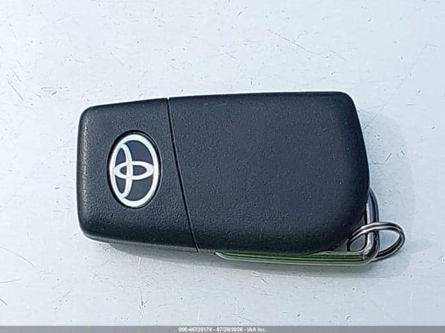 2020 TOYOTA CAMRY LE 11