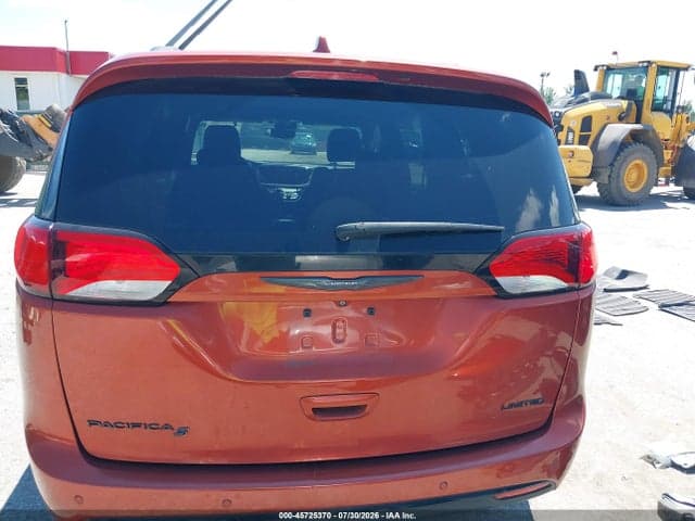 2018 CHRYSLER PACIFICA LIMITED 17