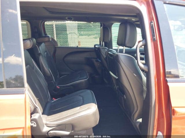 2018 CHRYSLER PACIFICA LIMITED 8