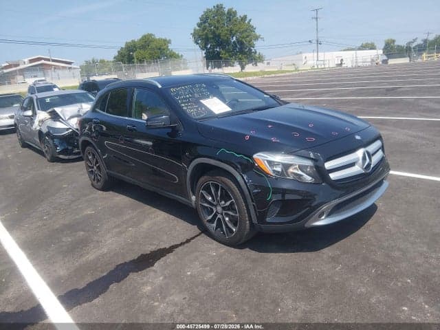 2017 MERCEDES-BENZ GLA 250 1