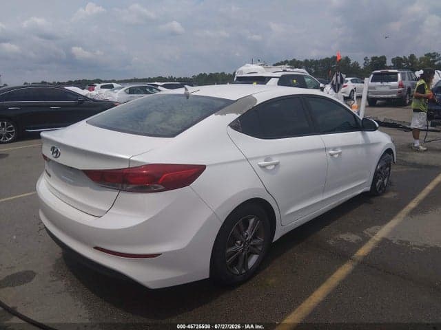 2017 HYUNDAI ELANTRA SE 4