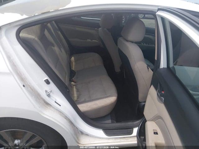 2017 HYUNDAI ELANTRA SE 8