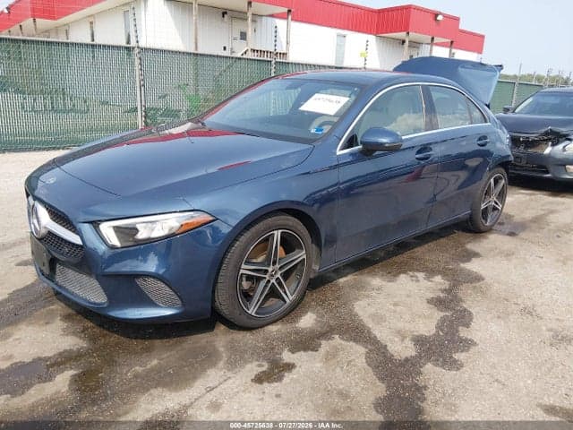 2022 MERCEDES-BENZ A 220 2